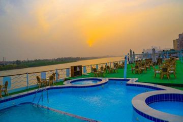 chateau lafayette nile cruise ship reviews