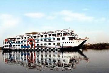 Granada Cruise From Out Side