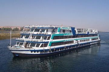 Kasr El Nil Cruise From Out Side