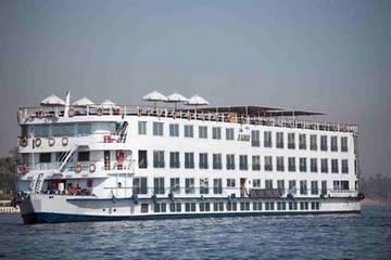 Nebu Nile Cruise — Outside View